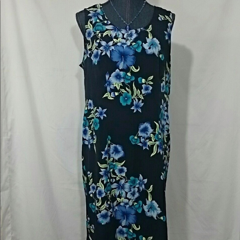 Sleeveless floral summer dress